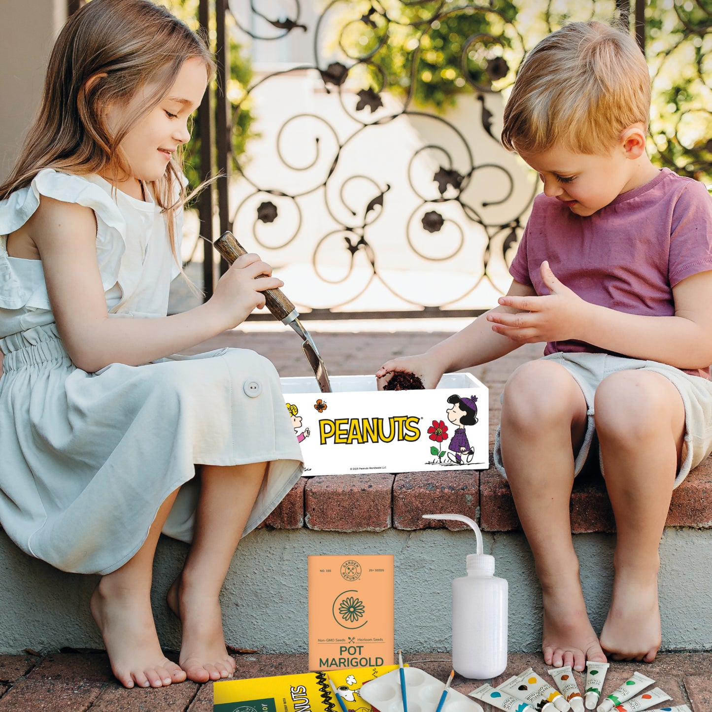 Garden Republic Jnr Peanuts Paint and Plant Starter Kit